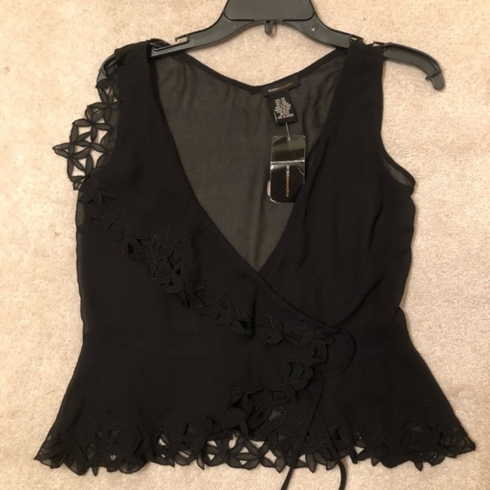 💥 SALE! 3/$20!!!
Black little top!